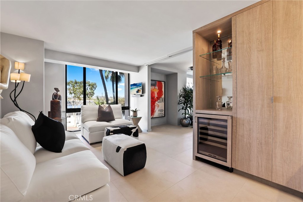 Lido Building (#601) (L601) - Residential Lease