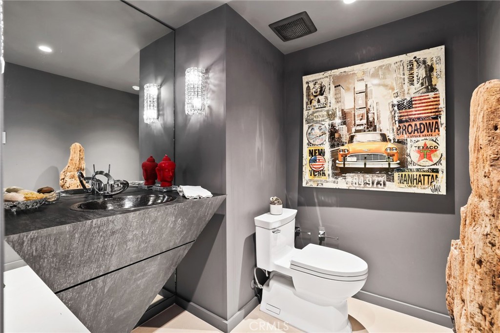 Lido Building (#601) (L601) - Residential Lease