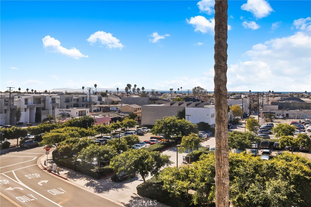 Lido Building (#601) (L601) - Residential Lease