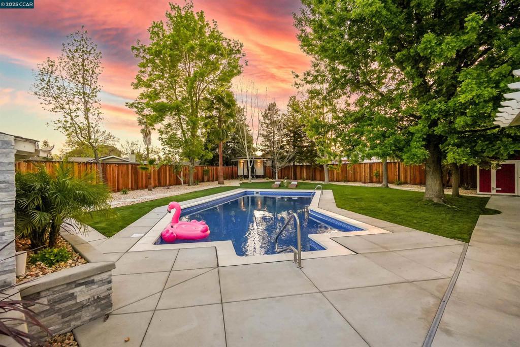 WOODSIDE GLEN - Residential