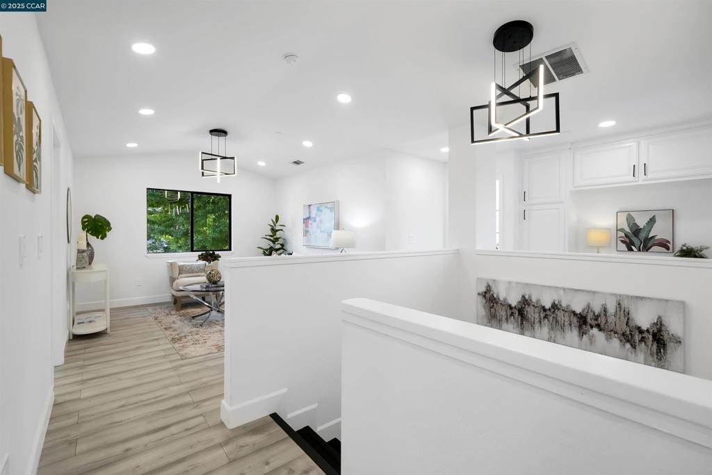 WOODSIDE GLEN - Residential