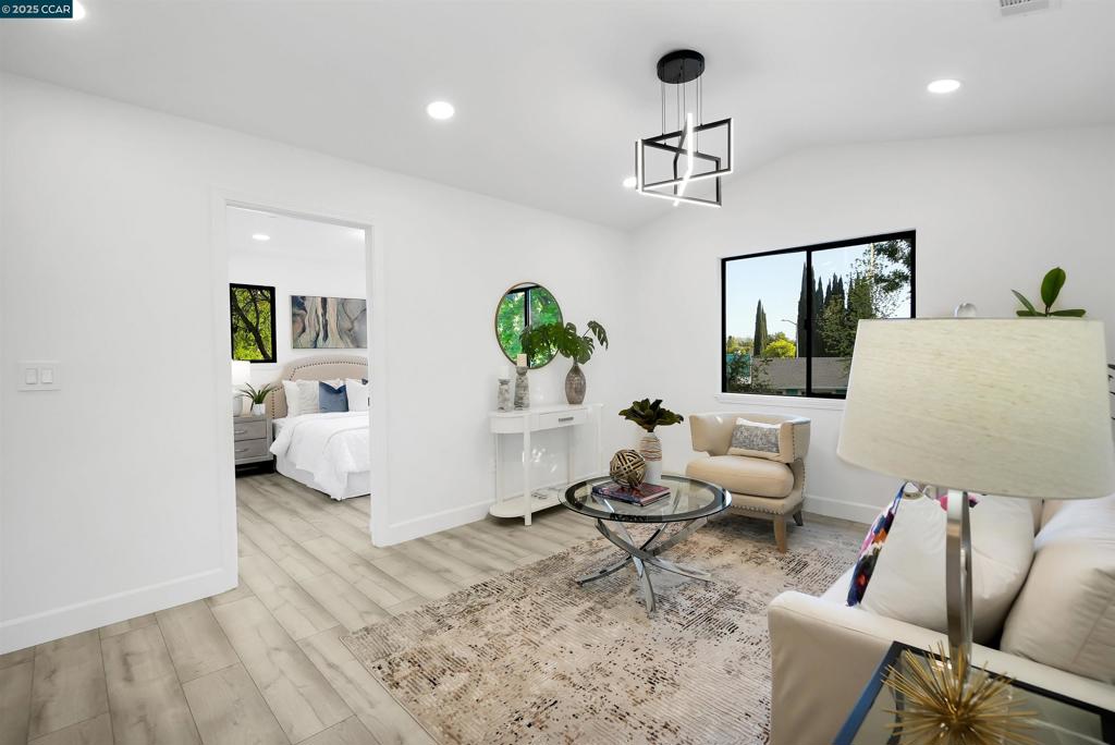 WOODSIDE GLEN - Residential