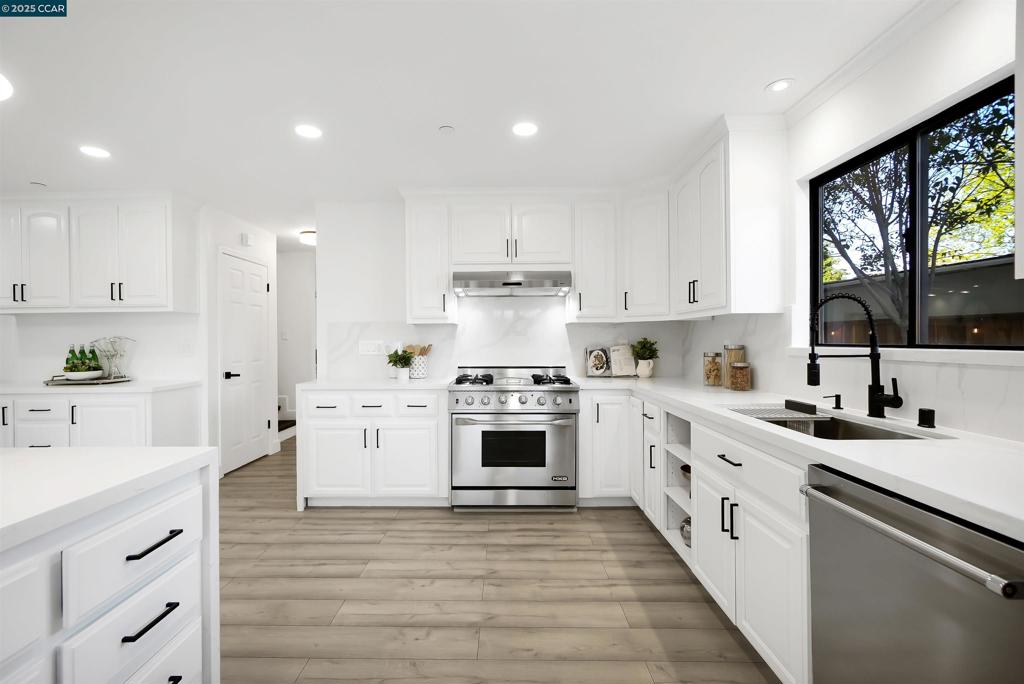 WOODSIDE GLEN - Residential