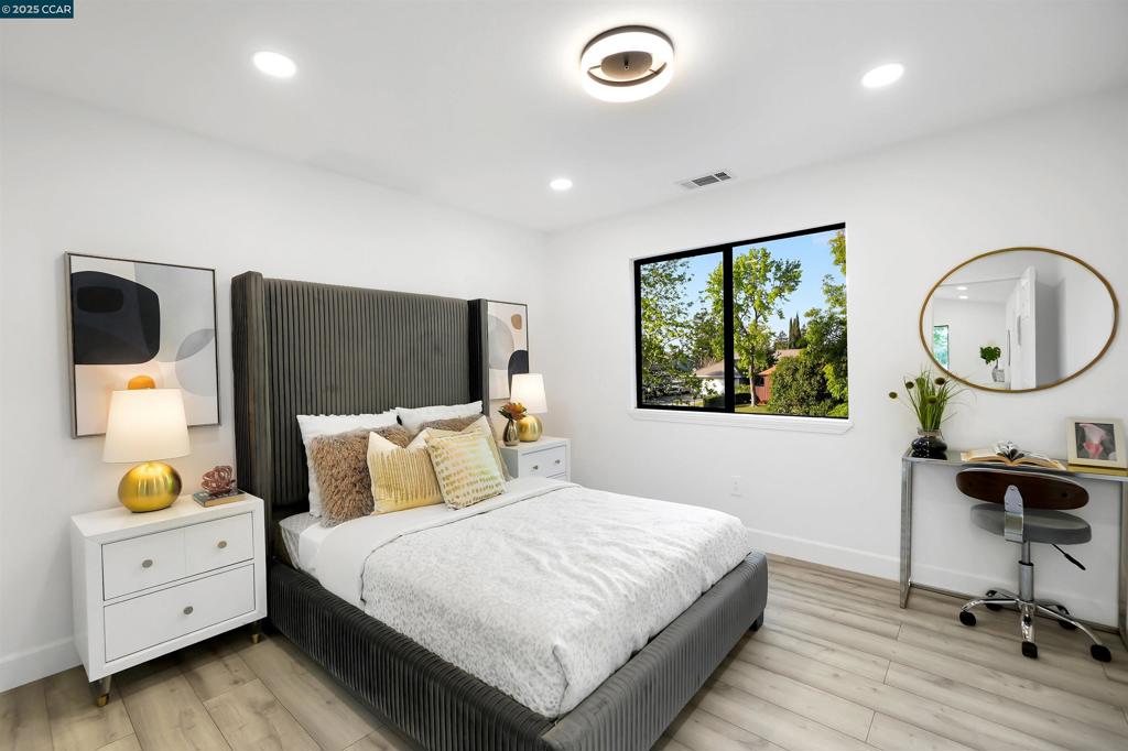 WOODSIDE GLEN - Residential