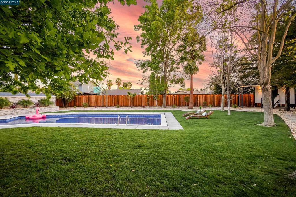 WOODSIDE GLEN - Residential