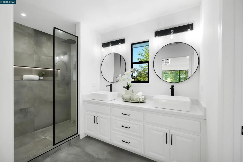 WOODSIDE GLEN - Residential