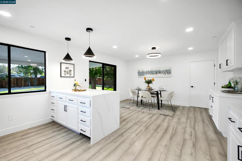 WOODSIDE GLEN - Residential