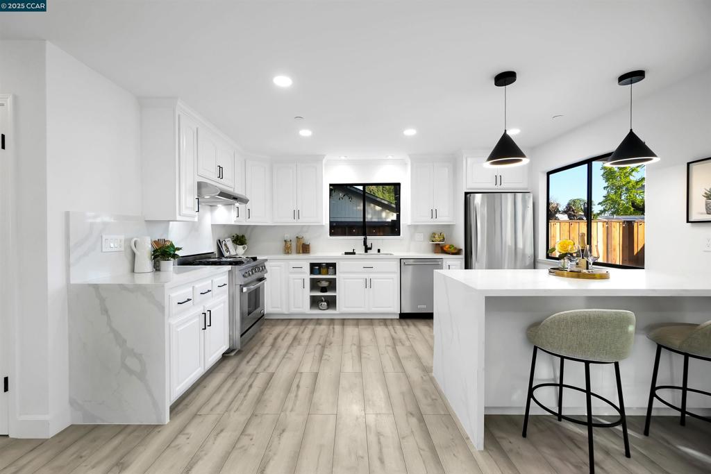 WOODSIDE GLEN - Residential