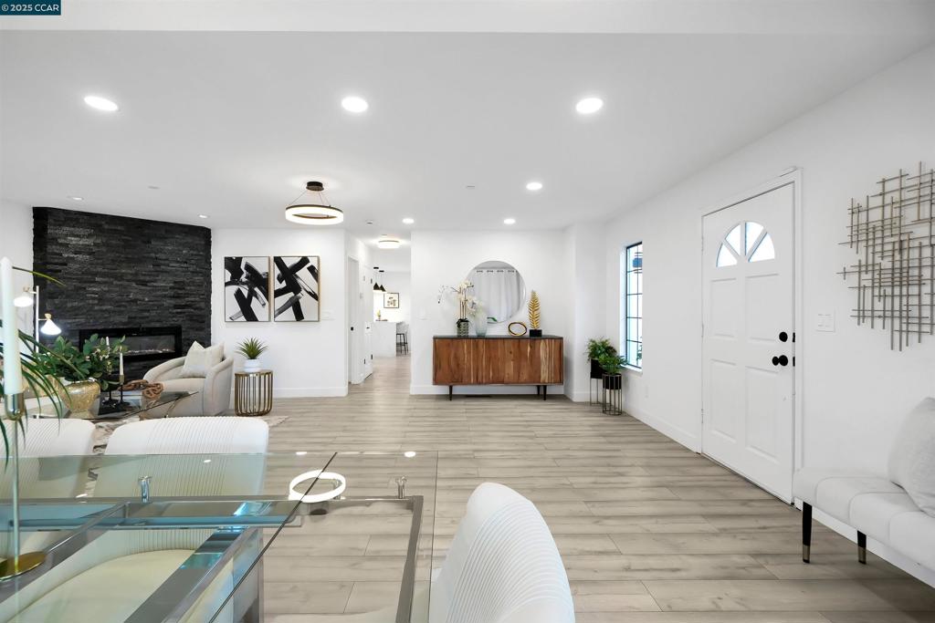 WOODSIDE GLEN - Residential