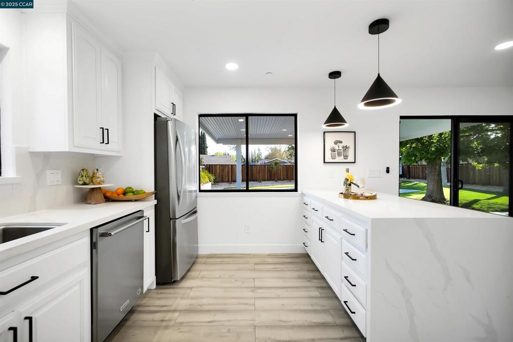 WOODSIDE GLEN - Residential