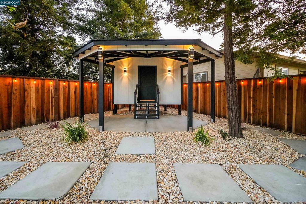 WOODSIDE GLEN - Residential