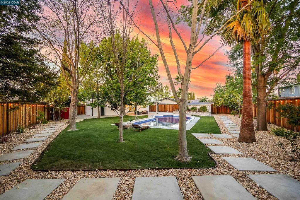 WOODSIDE GLEN - Residential