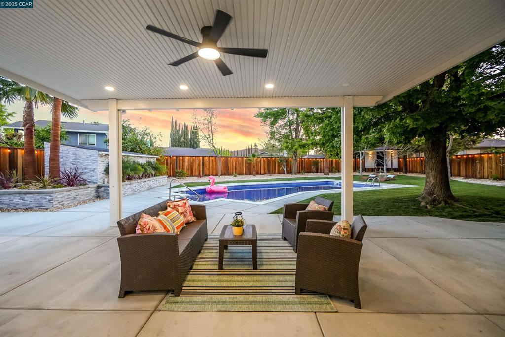 WOODSIDE GLEN - Residential