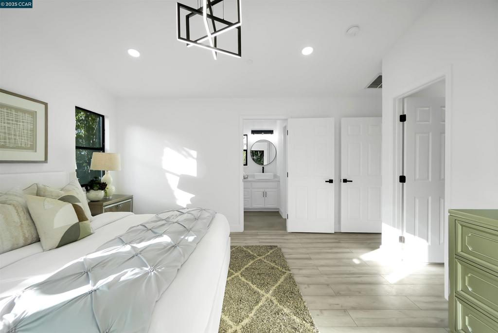 WOODSIDE GLEN - Residential