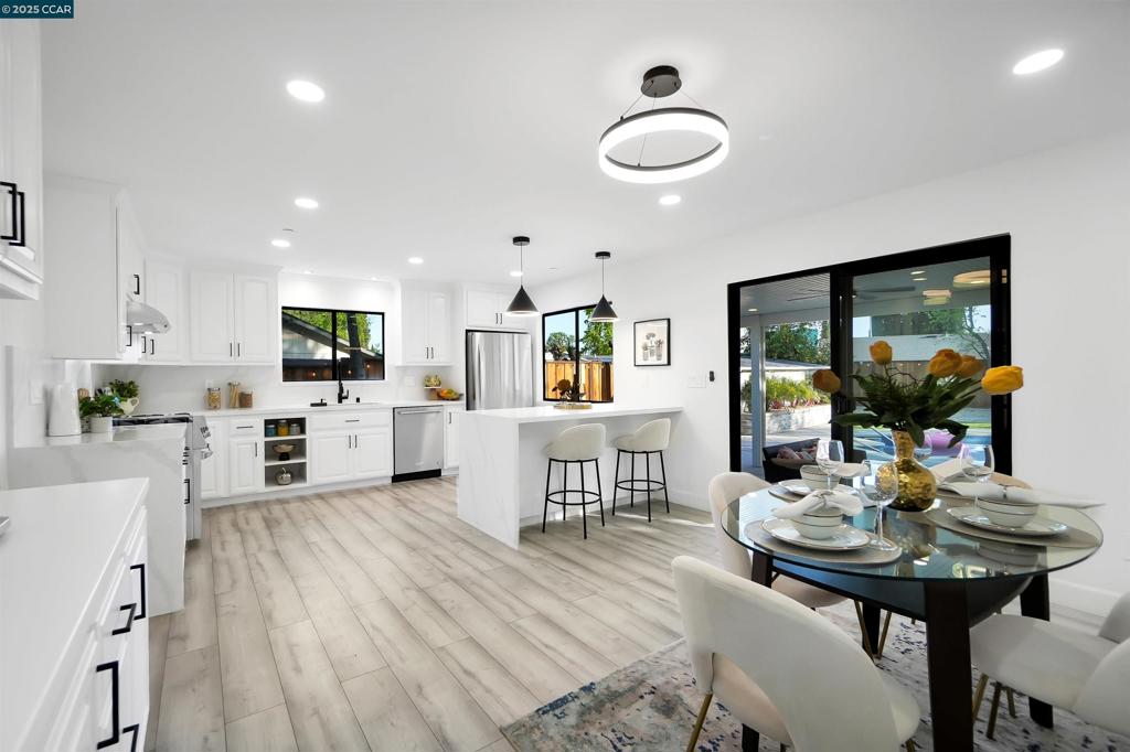 WOODSIDE GLEN - Residential