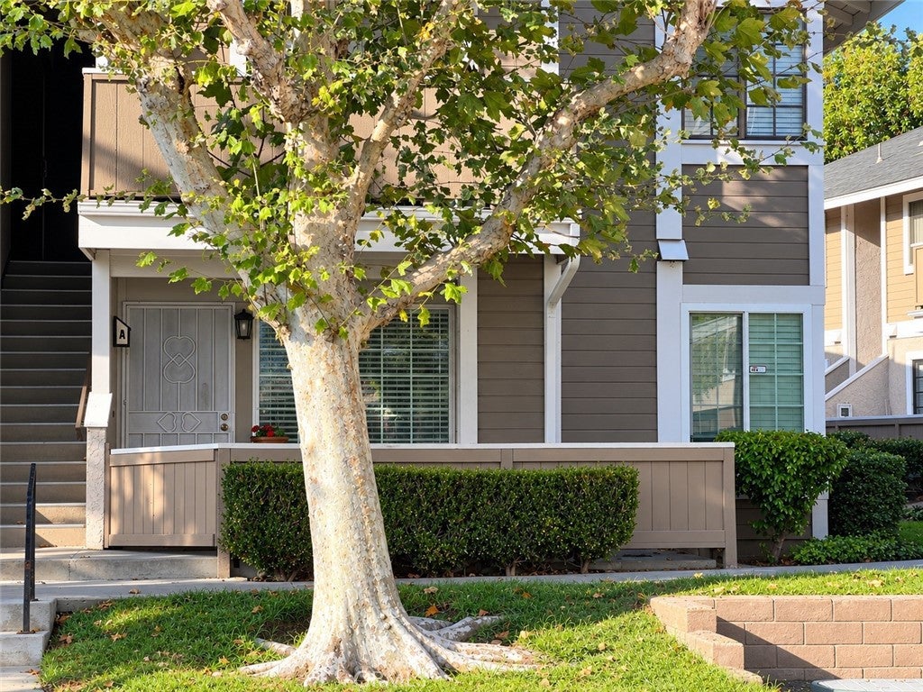 1505 S Raitt