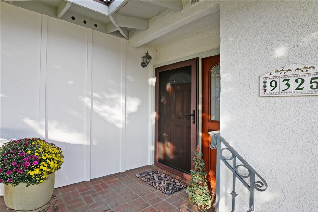 9325 Downey Ave.