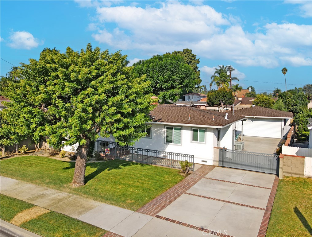 9325 Downey Ave.