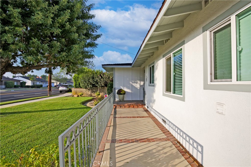 9325 Downey Ave.
