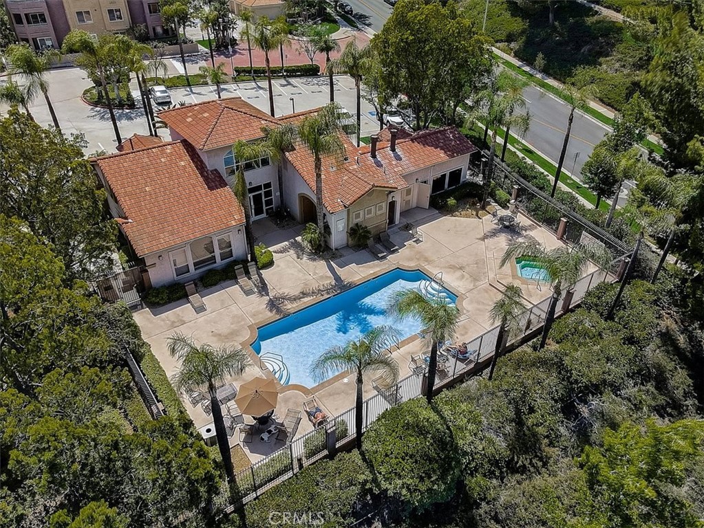 2500 San Gabriel Way 202