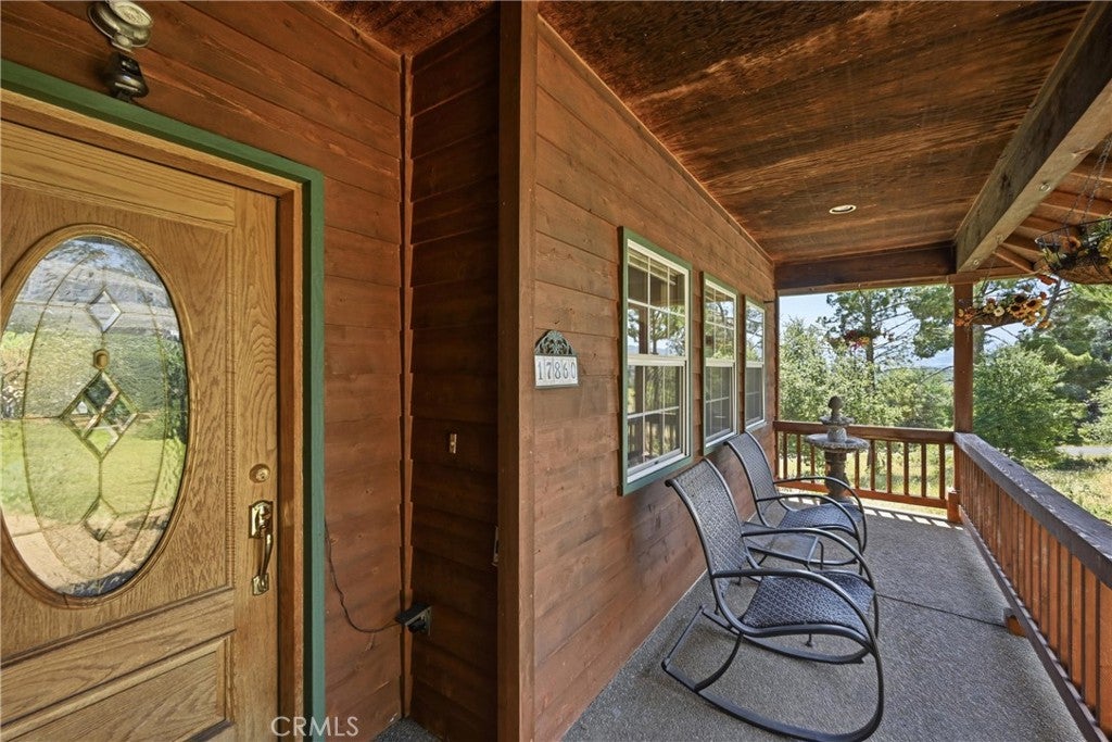 17860 Deer Hill