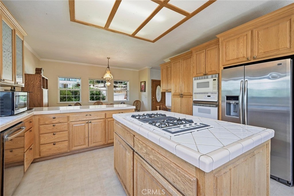 17860 Deer Hill