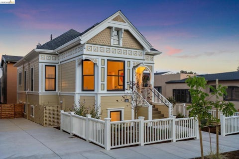 Photo of 4440 Howe St St, Oakland, CA 94611 (MLS # 41145913)
