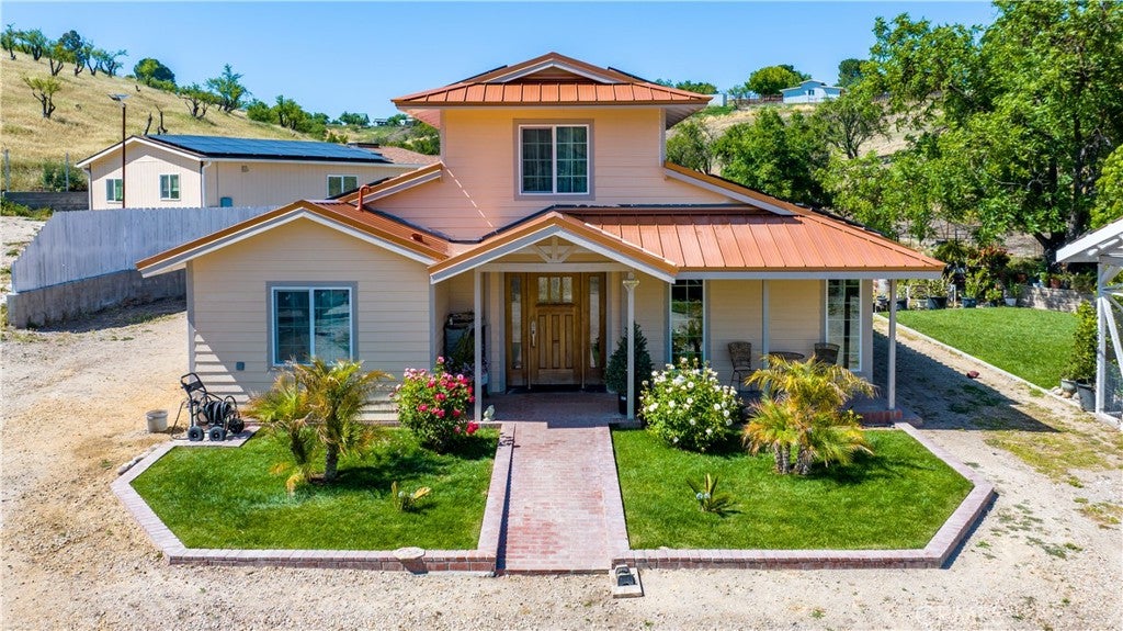 3890 Hillcrest
