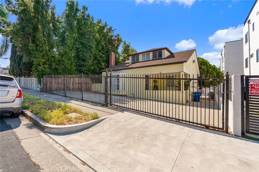 4458 Maplewood Avenue