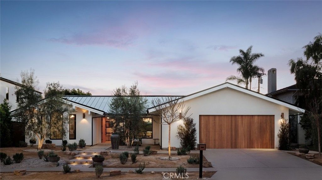 Photo of 2437 Windward Ln, Newport Beach, CA 92660 (MLS # OC26077507)