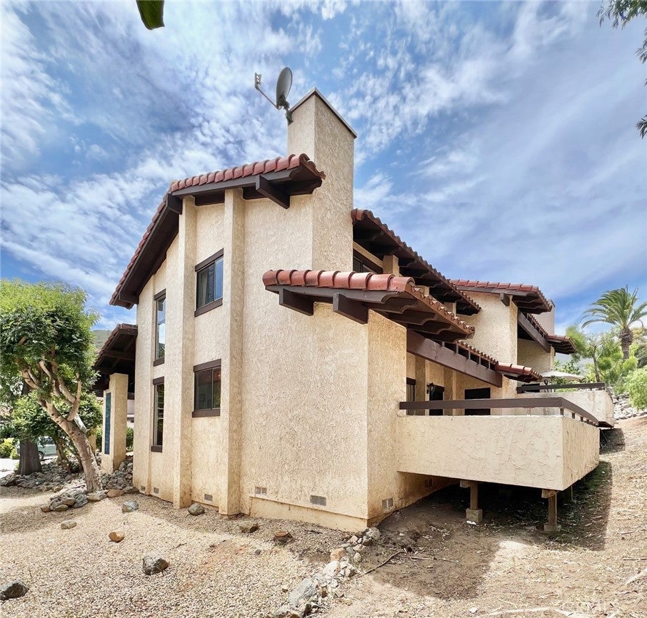 35 Cabrillo Drive