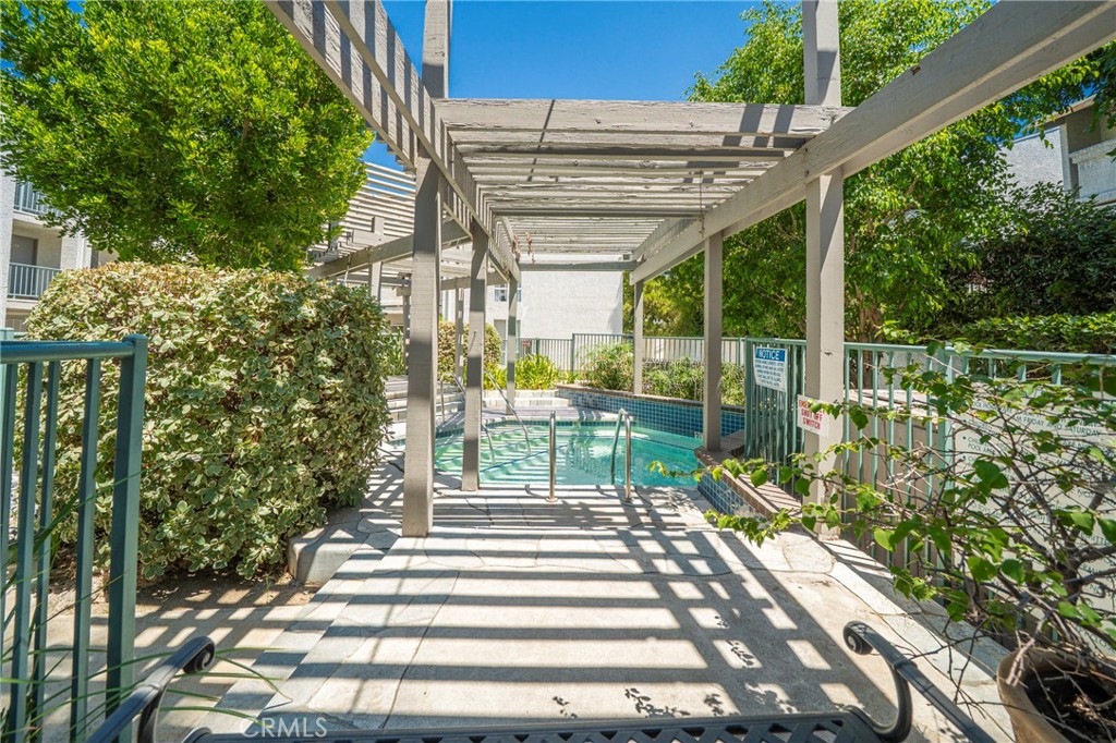 20134 Leadwell Street 337