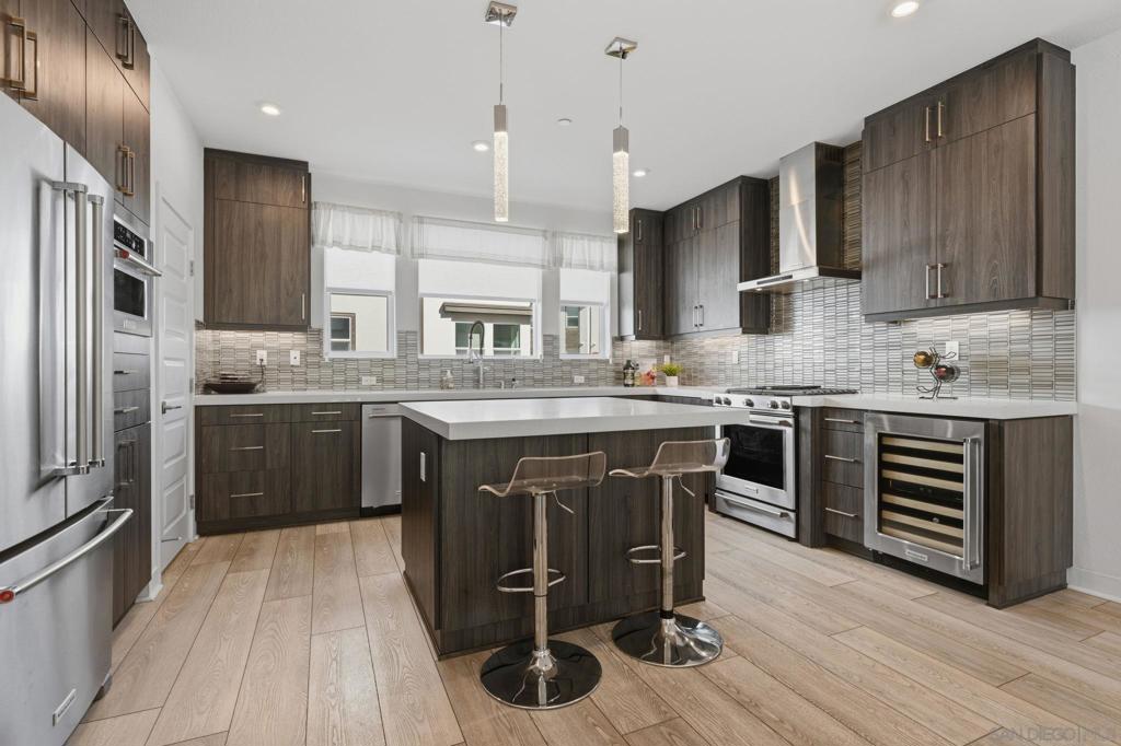2806 Avella Cir