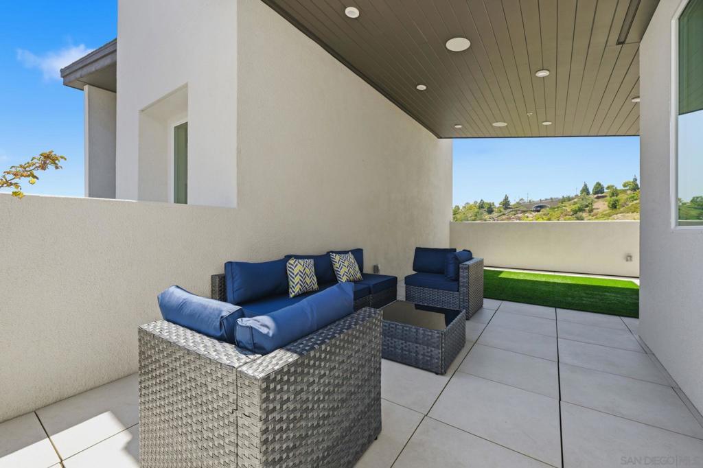 2806 Avella Cir