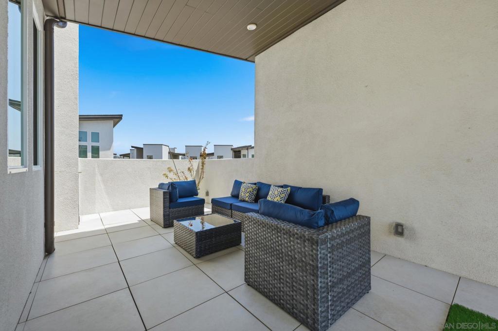 2806 Avella Cir