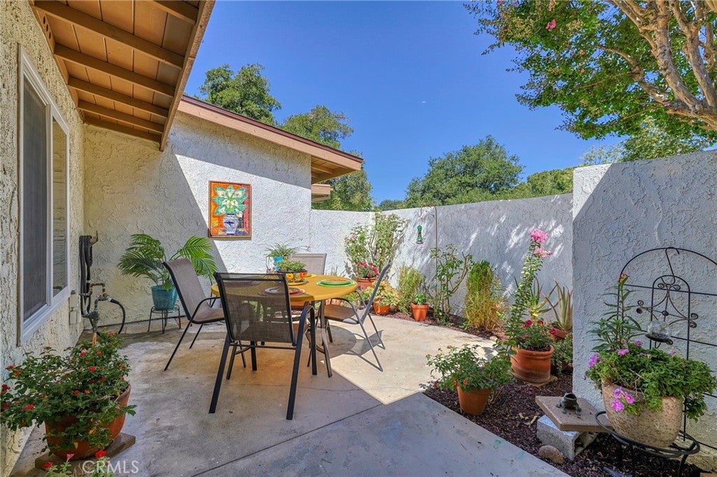 19368 Avenue Of The Oaks
