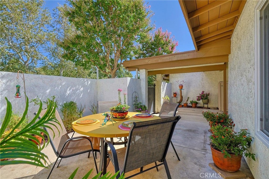 19368 Avenue Of The Oaks