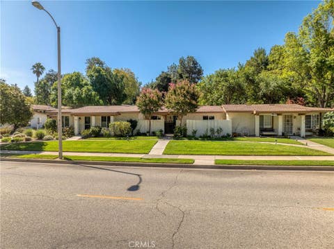 Photo of 19368 Avenue Of The Oaks, Newhall, CA 91321 (MLS # SW26159947)