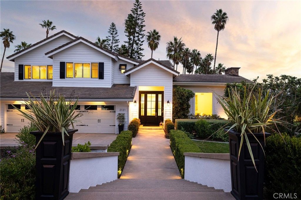 Photo of 2121 Valhalla Dr, North Tustin, CA 92705 (MLS # OC26012201)