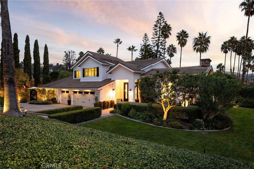 Photo of 2121 Valhalla Dr, North Tustin, CA 92705 (MLS # OC26012201)