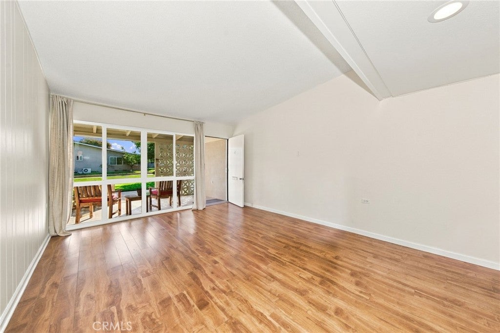 1400 Mayfield 57-J 57-J