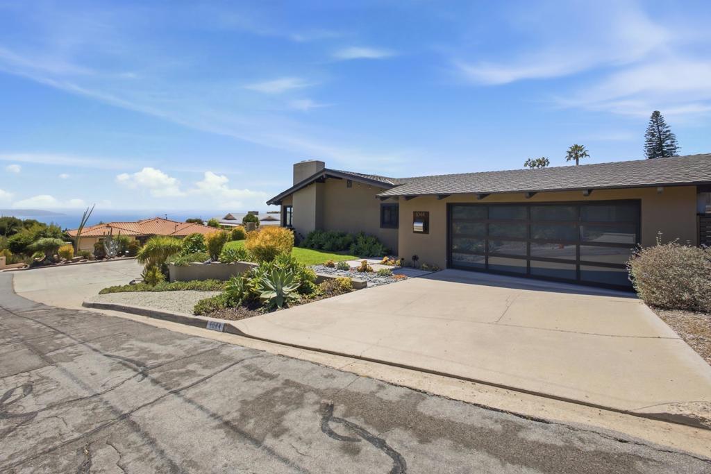 1044 Avenida Amantea