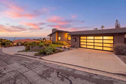 Photo of 1044 Avenida Amantea, La Jolla, CA 92037 (MLS # 260020804SD)