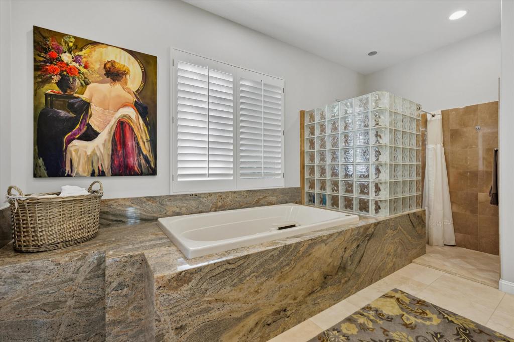 PGA Greg Norman - Residential
