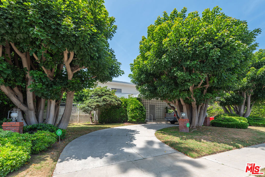 523 N Canon Drive