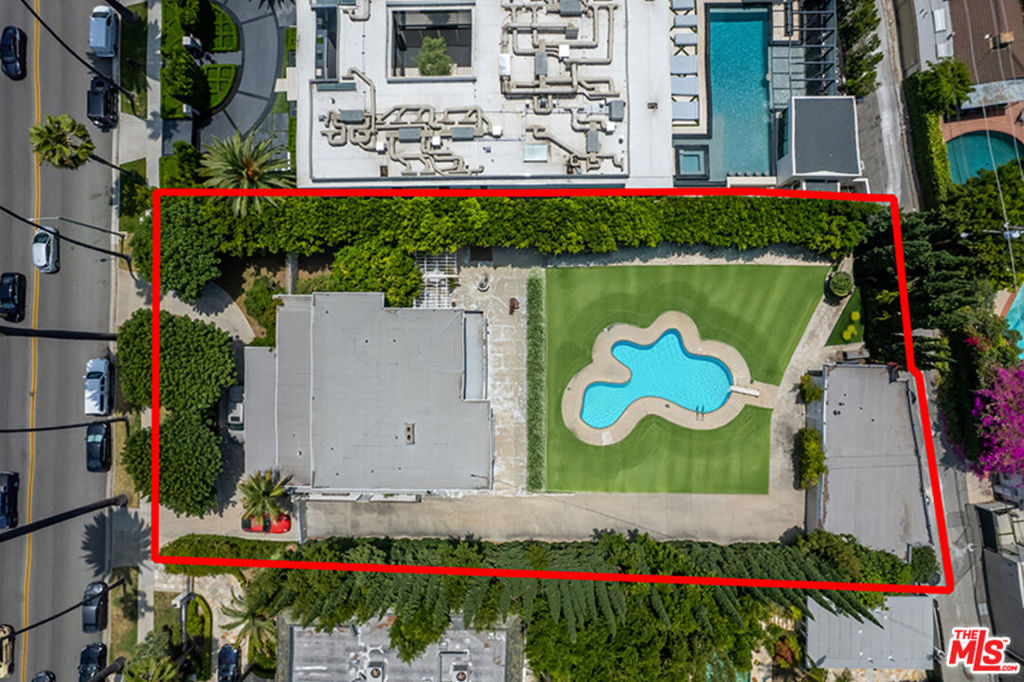 523 N Canon Drive