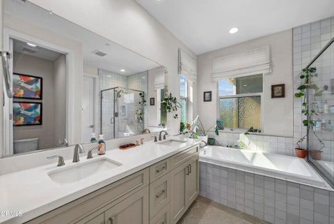 Tiny photo for 336 Allen Drive, Santa Paula, CA 93060 (MLS # V1-38866)