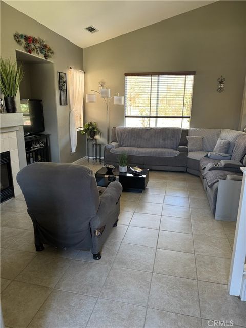 1315 exeter San Jacinto CA 92583