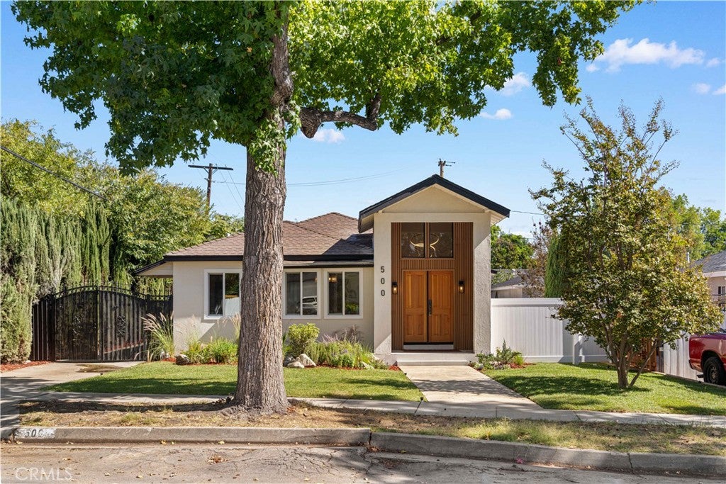 500 Santa Paula Avenue