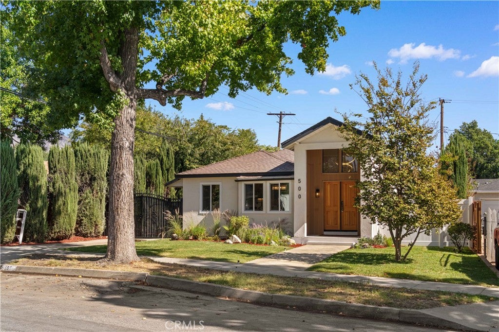 500 Santa Paula Avenue